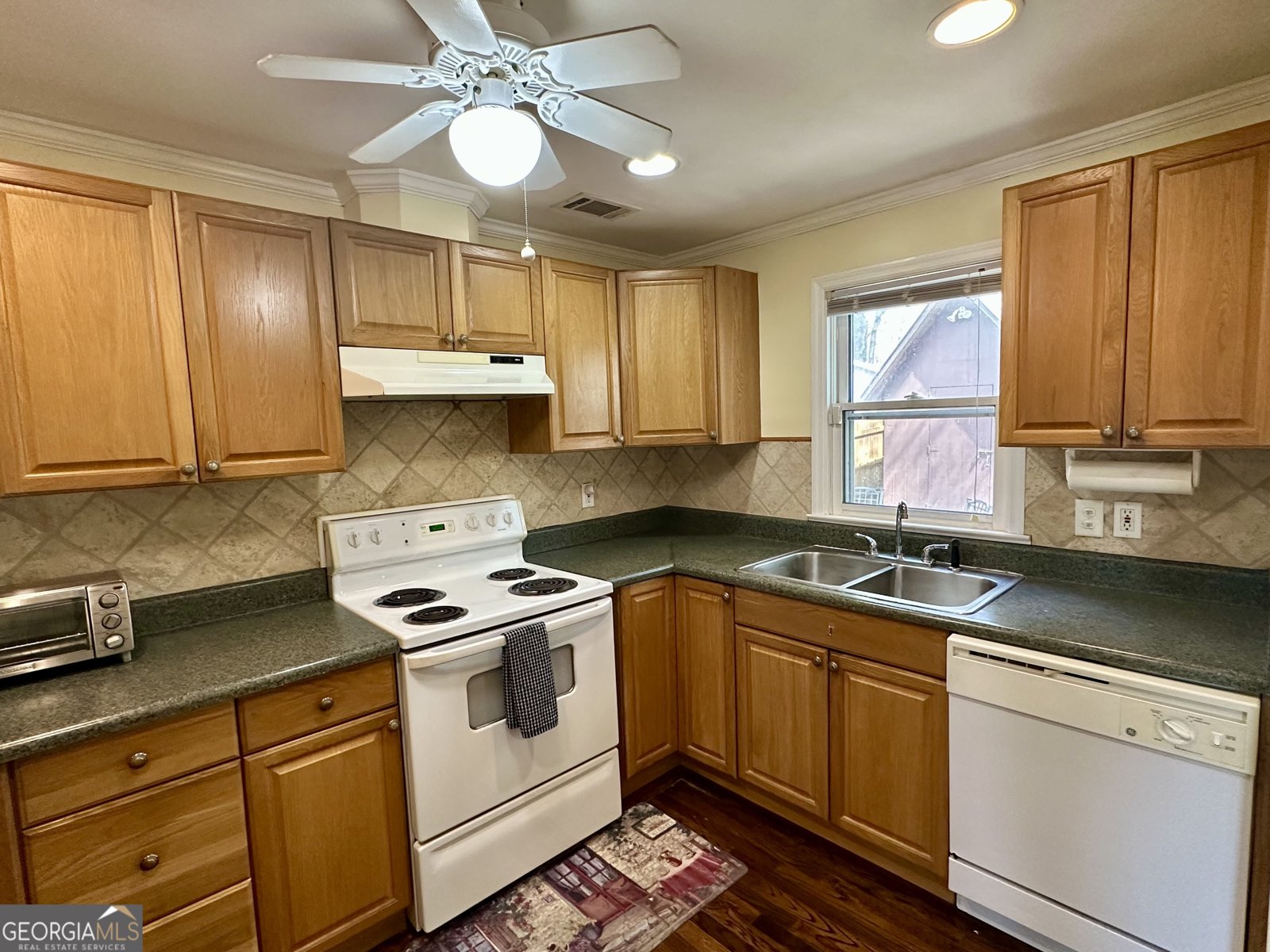 592 Scott Circle Decatur - Photo 11