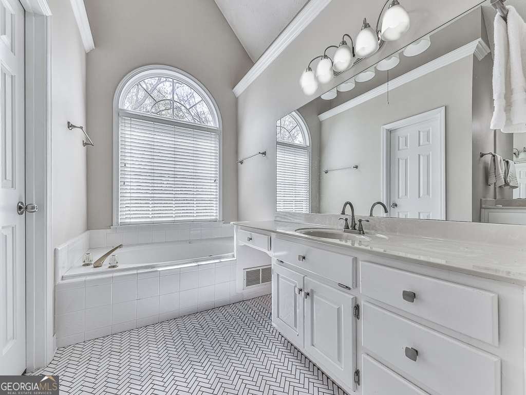 2013 Castlemaine Circle Woodstock - Photo 23