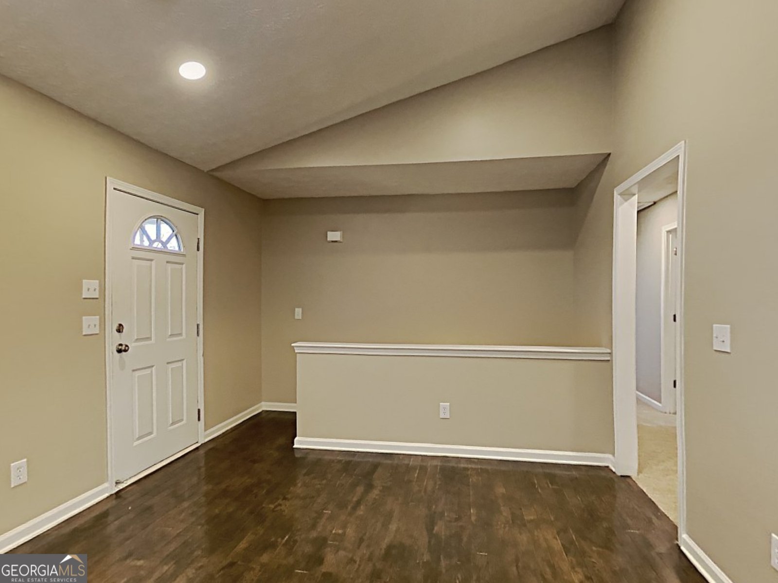 5665 Lakeview Court Gainesville - Photo 12
