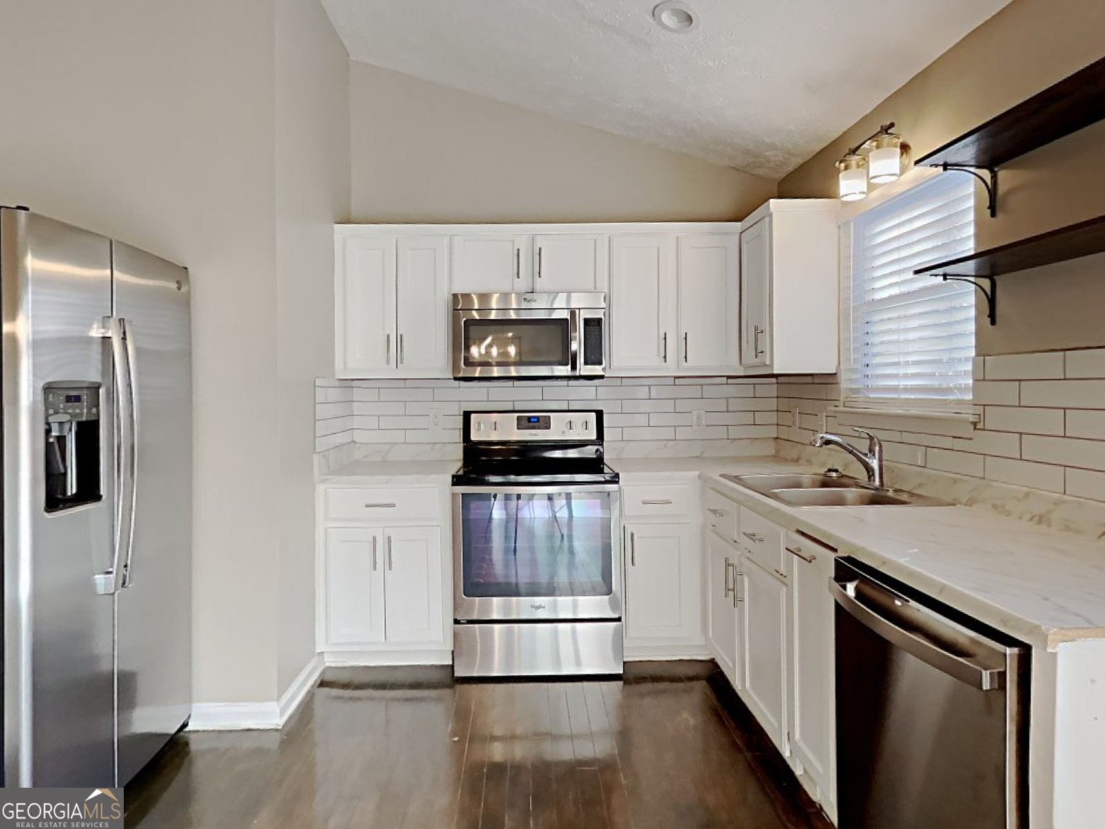 5665 Lakeview Court Gainesville - Photo 15