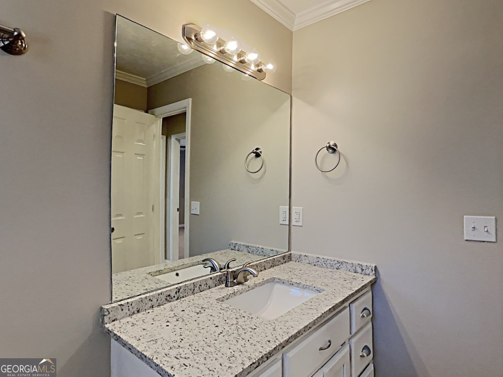 5665 Lakeview Court Gainesville - Photo 8