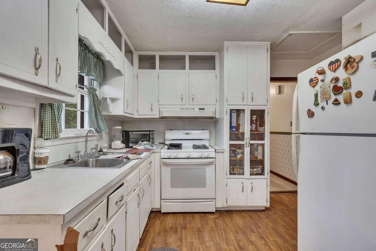 835 Castlewood Drive Woodstock - Photo 8