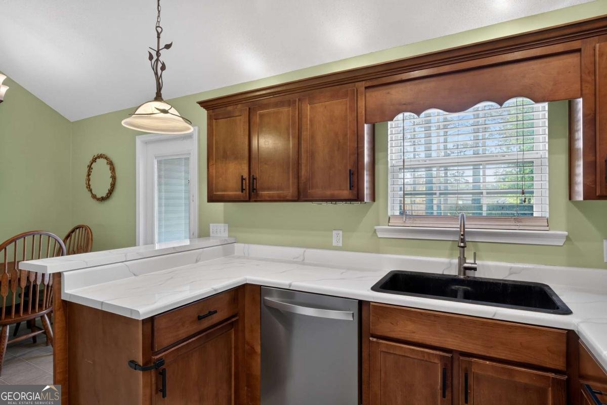 219 Cyane Lane Guyton - Photo 9