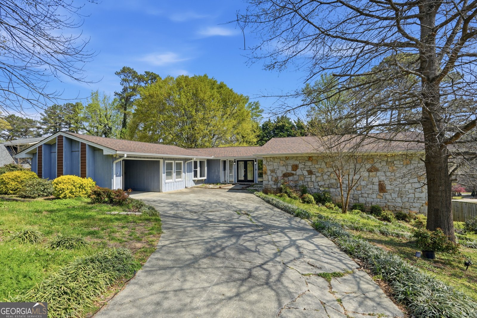 402 Emily Drive Lilburn - Photo 1