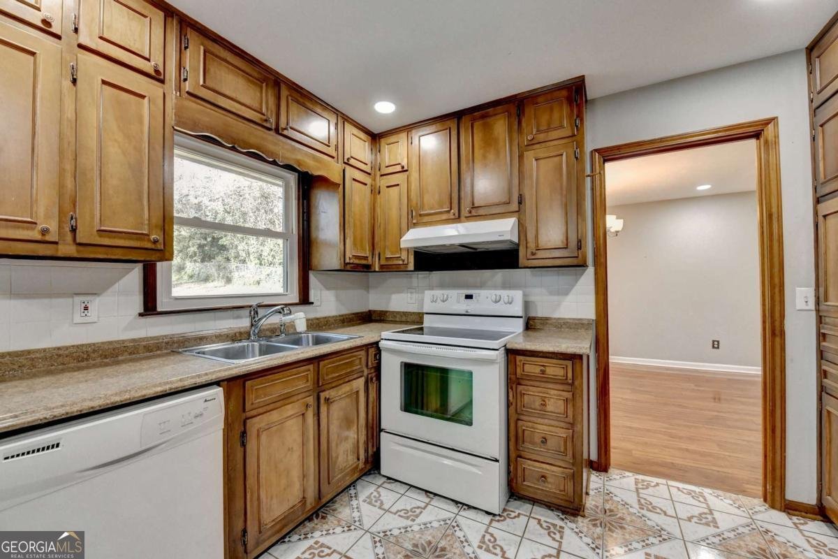 1249 Renee Drive Lilburn - Photo 17