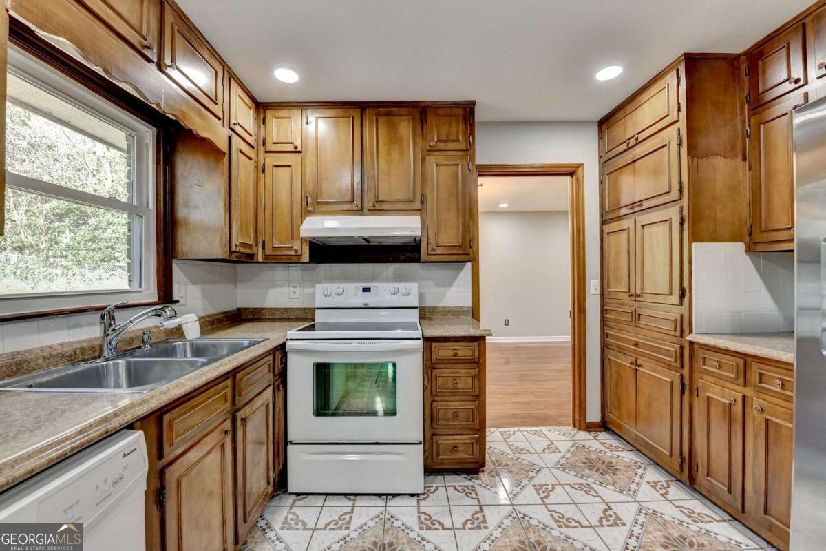 1249 Renee Drive Lilburn - Photo 18