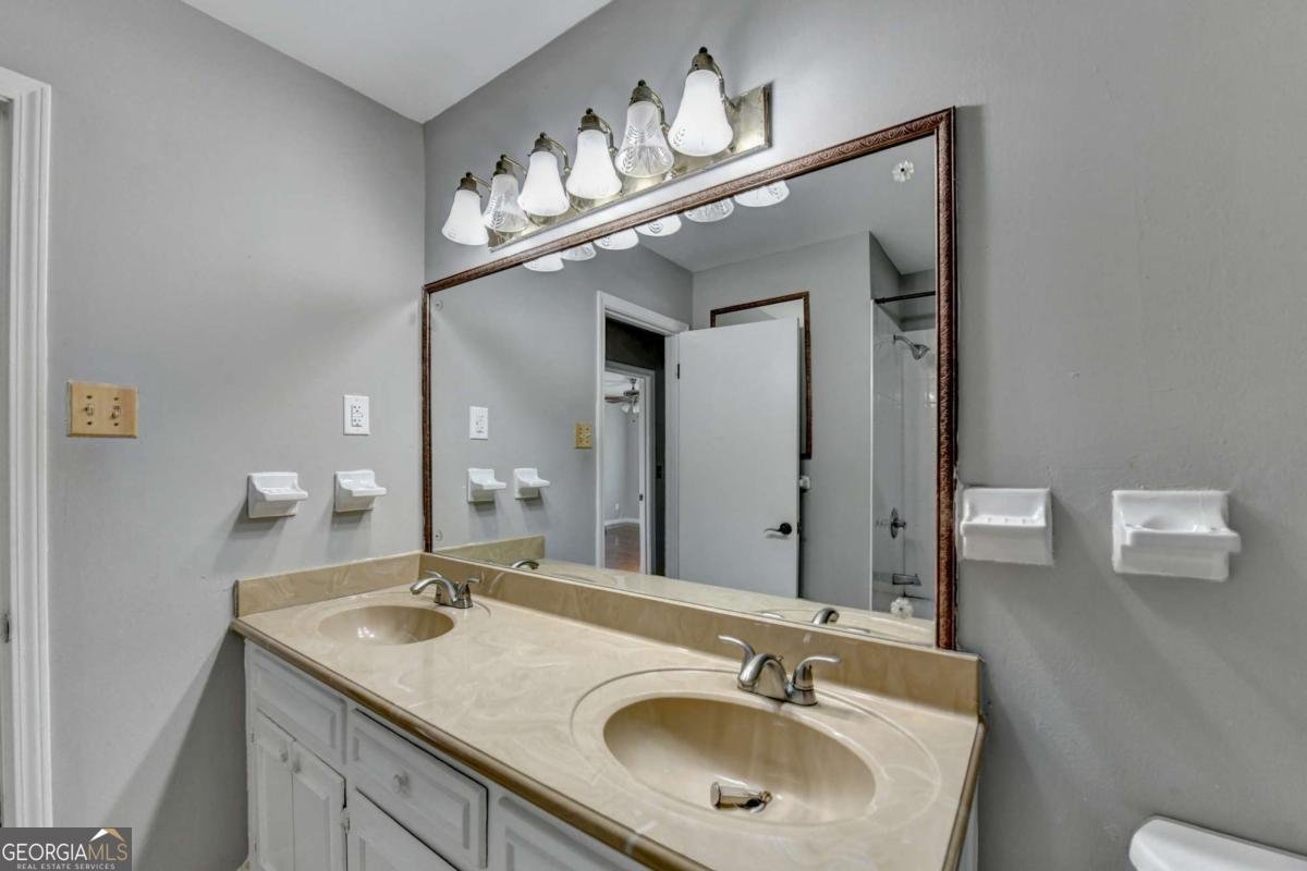 1249 Renee Drive Lilburn - Photo 35