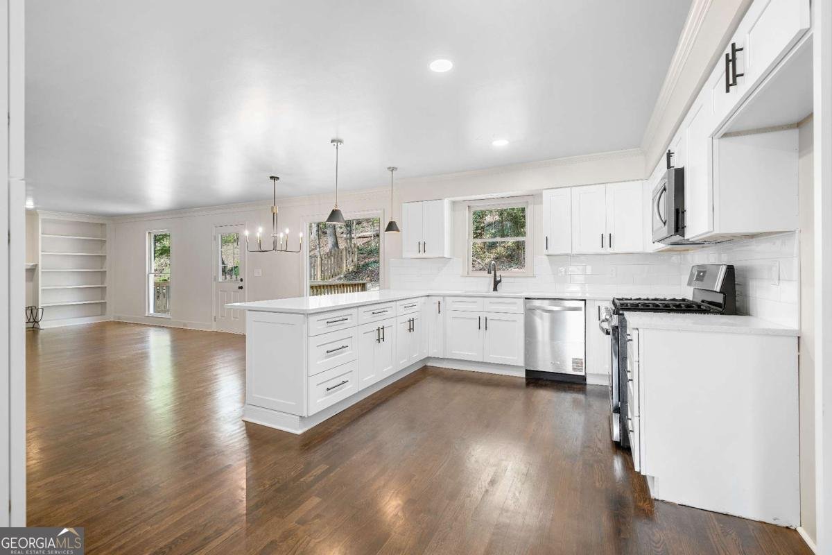 490 Guilford Circle Marietta - Photo 11