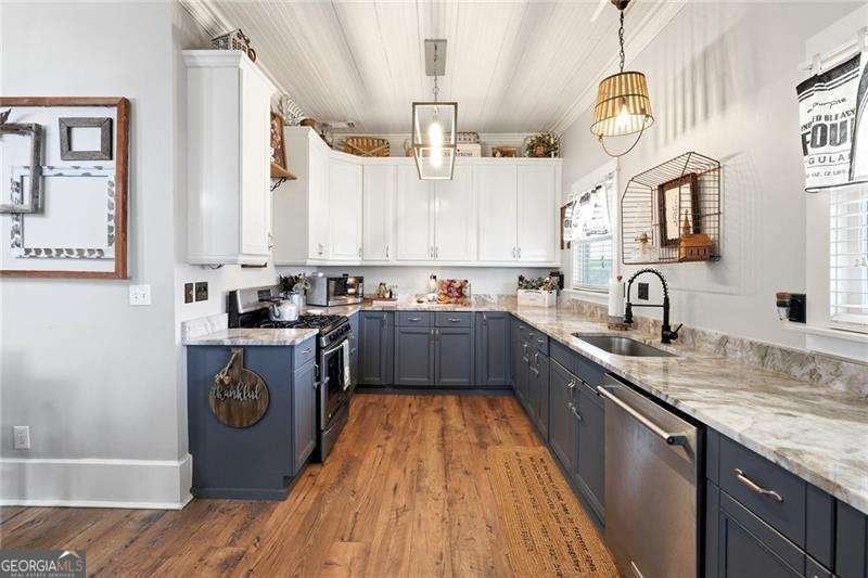 275 Strippling Street Ball Ground - Photo 11