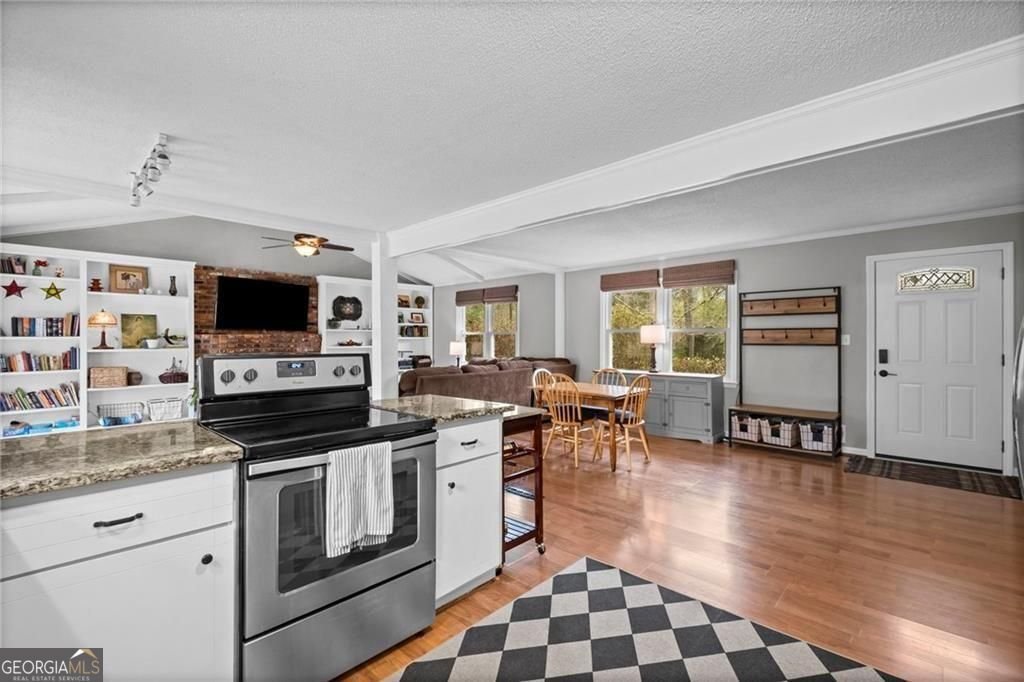 2942 Cynthia Court Marietta - Photo 12