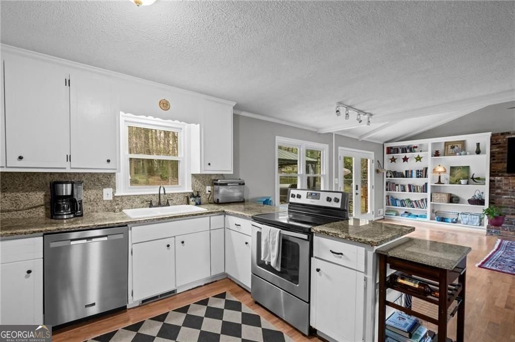 2942 Cynthia Court Marietta - Photo 7