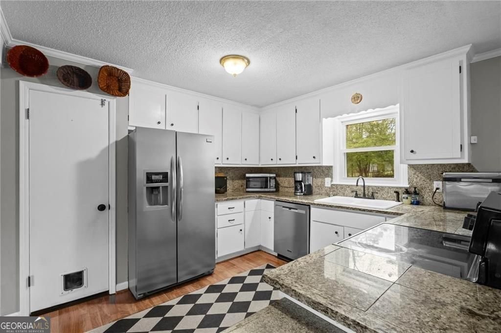 2942 Cynthia Court Marietta - Photo 8