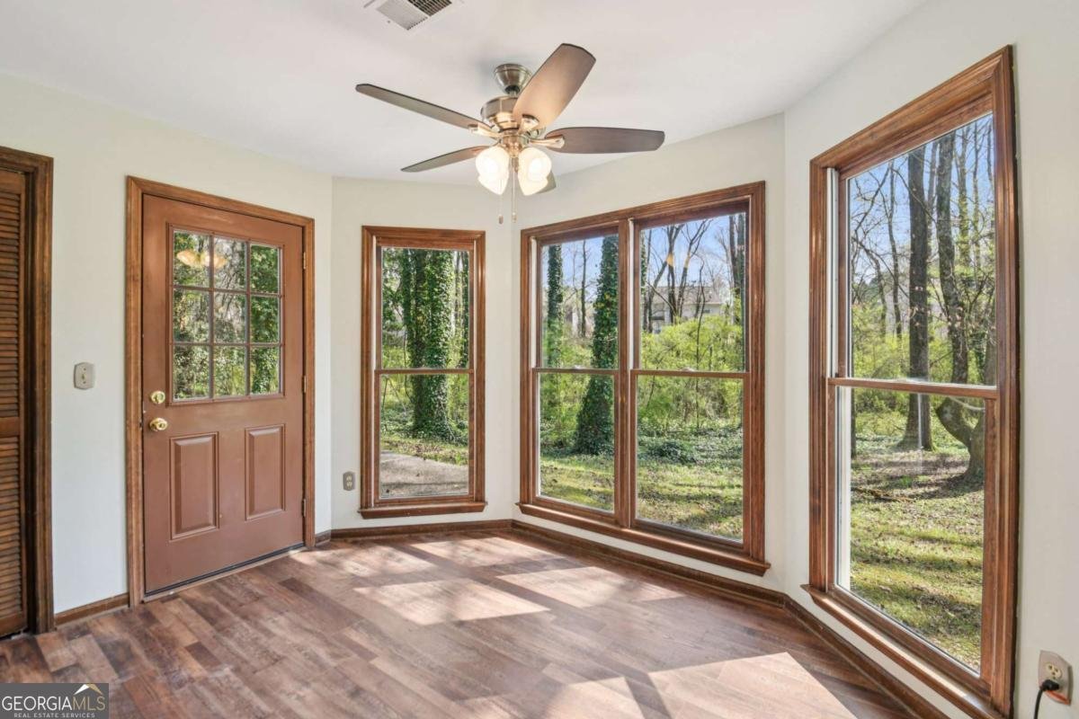 1061 Retner Drive Mableton - Photo 11