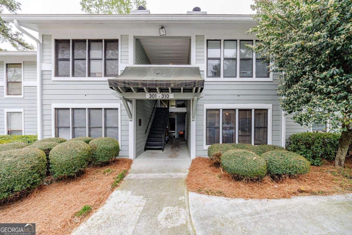 303 Summit North Drive Atlanta - Photo 1