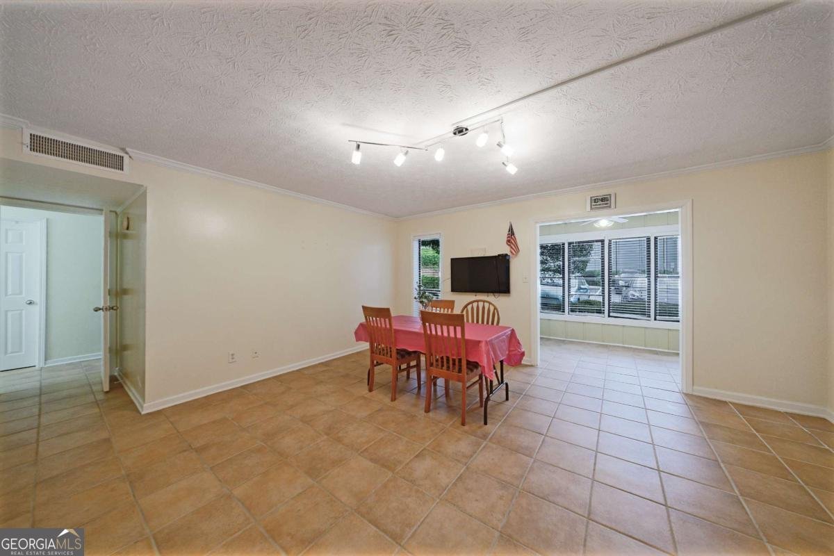 303 Summit North Drive Atlanta - Photo 17