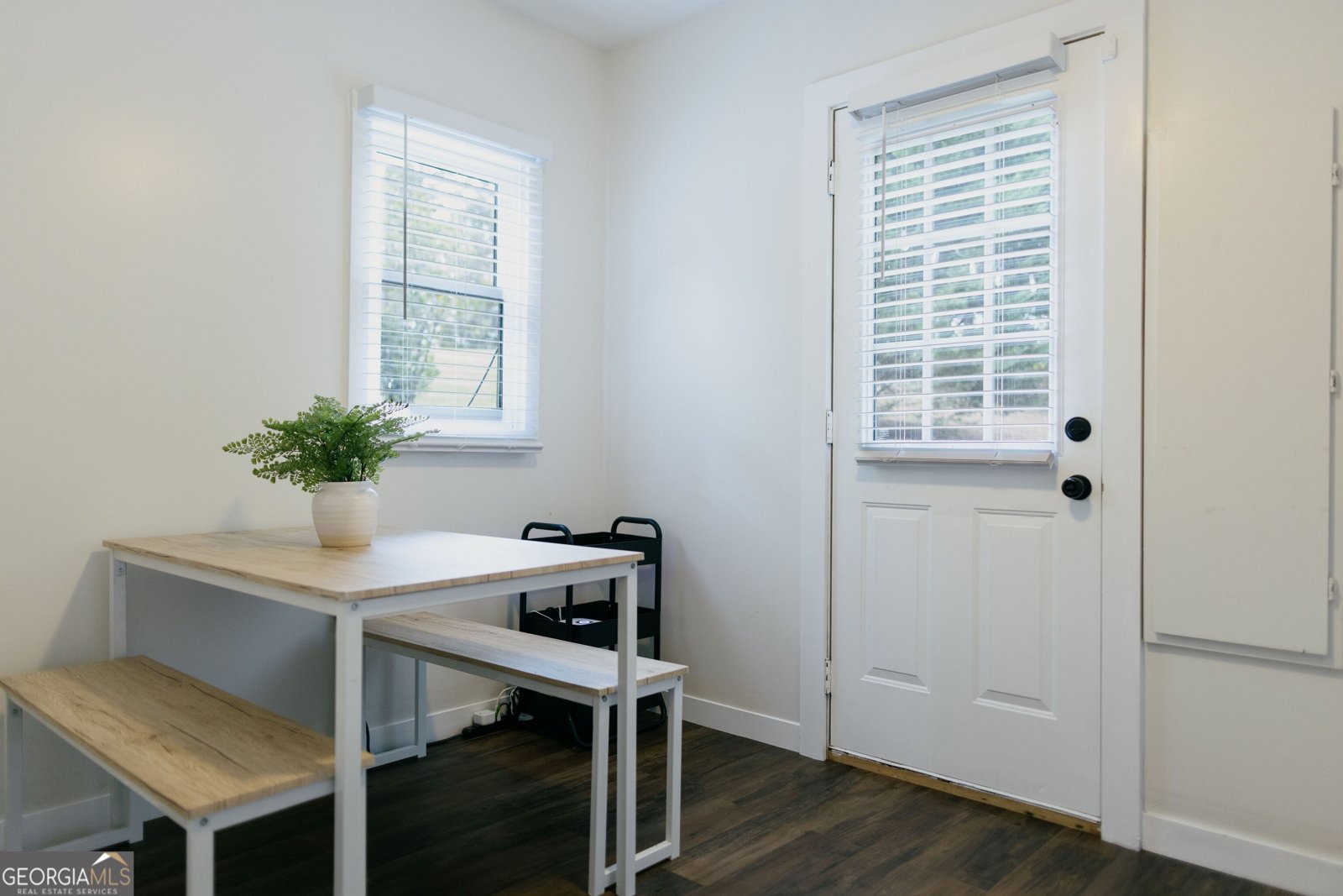 6030 Spout Springs Road Flowery Branch - Photo 9