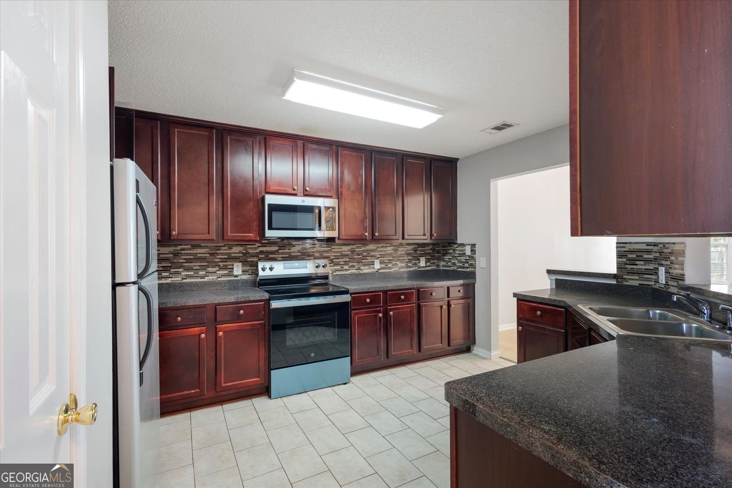 118 Covington Cove Byron - Photo 8