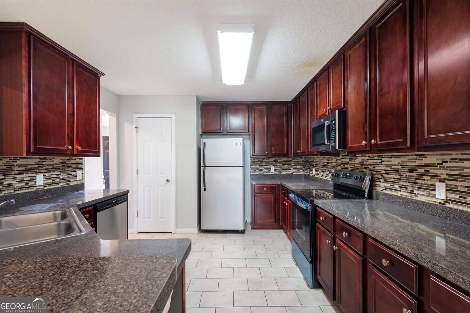 118 Covington Cove Byron - Photo 9