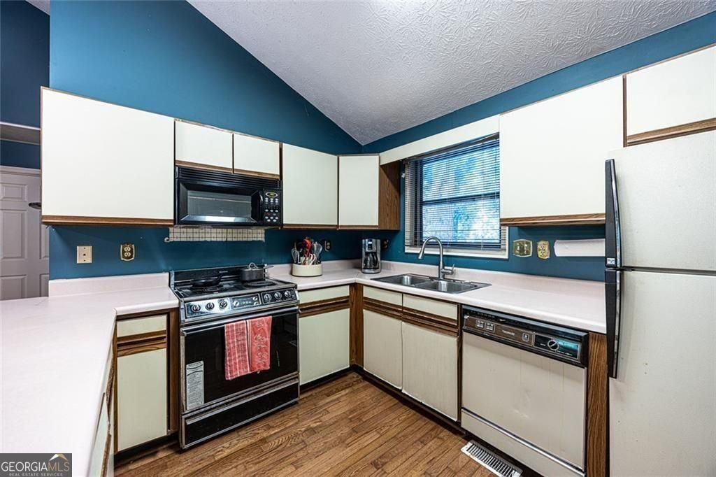 633 Iris Road Pine Lake - Photo 15