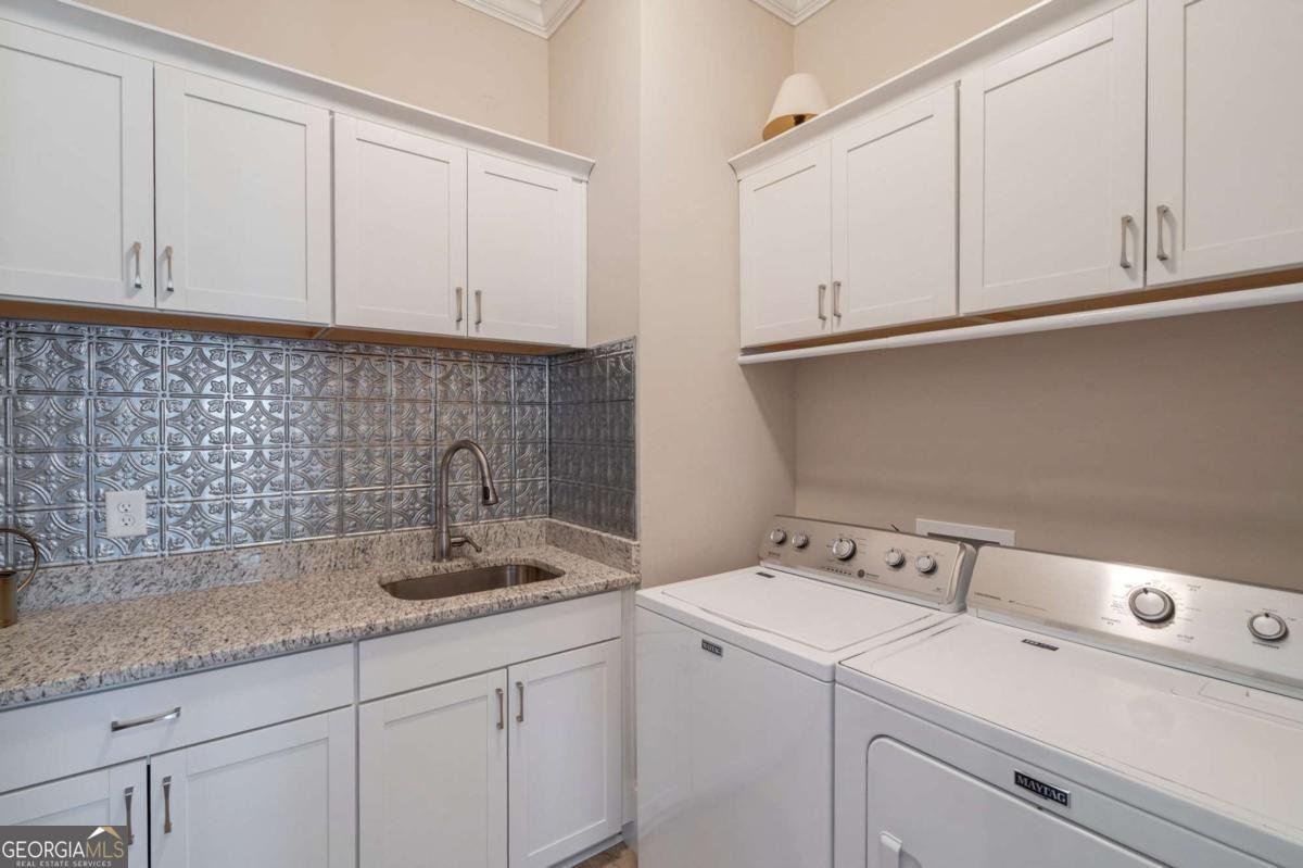 4082 Greenleffe Drive Statham - Photo 11