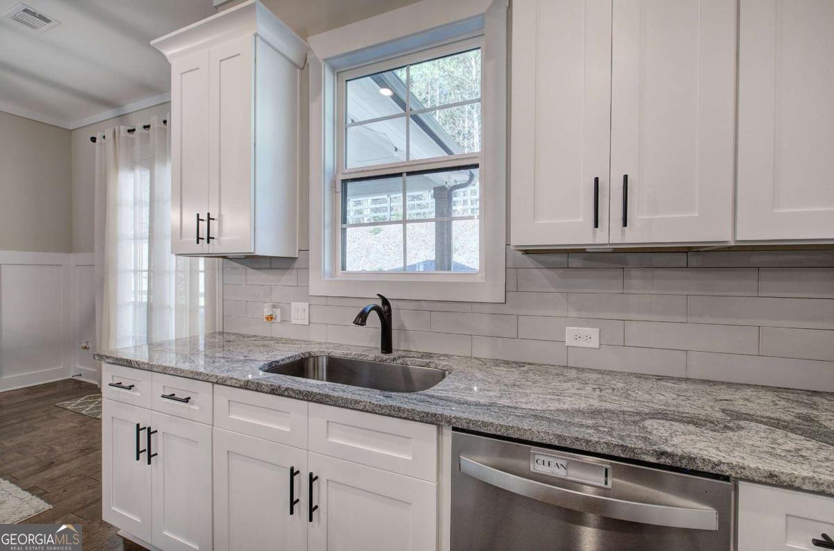 503 London Road Ball Ground - Photo 14