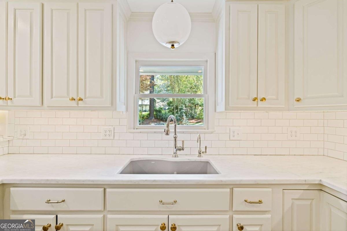 2011 Silvastone Drive Atlanta - Photo 11