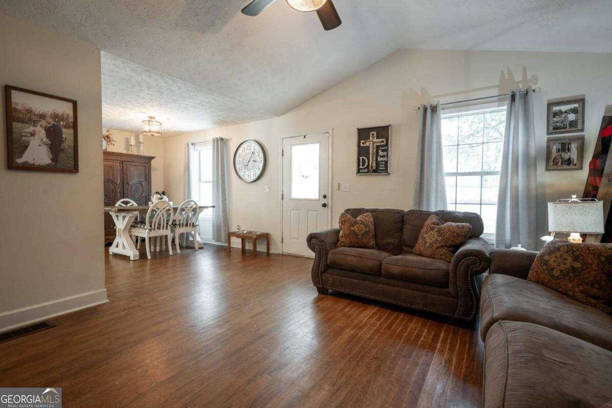 223 5th Avenue Winder - Photo 9