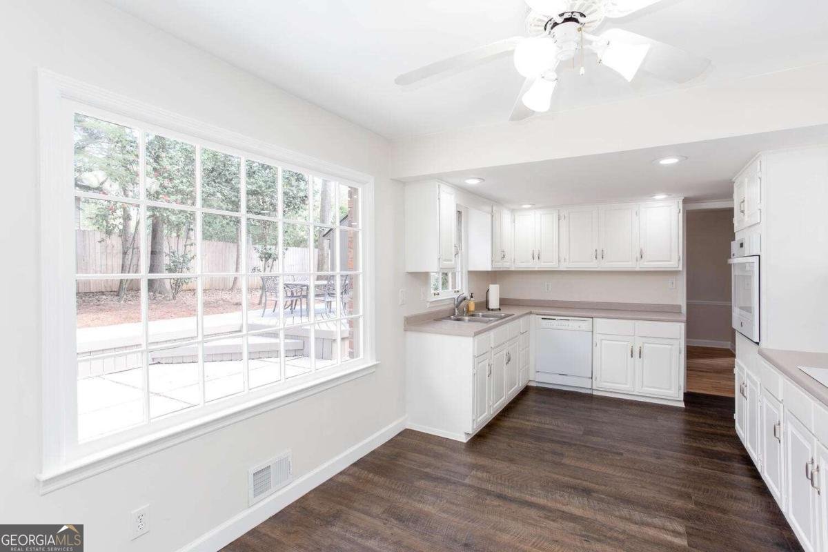 643 Grove Parkway Marietta - Photo 10