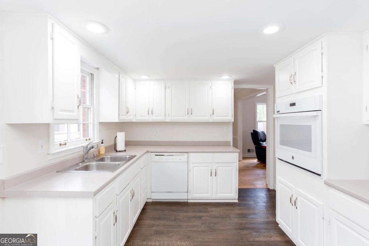 643 Grove Parkway Marietta - Photo 11