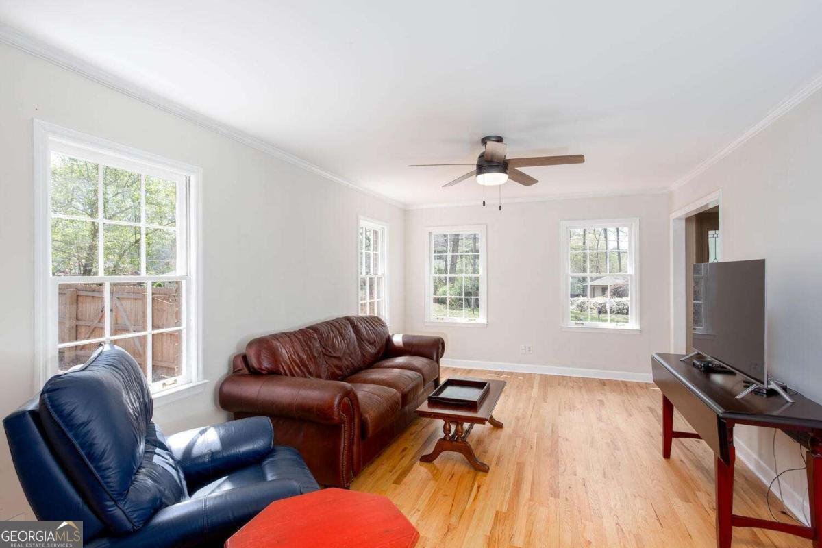 643 Grove Parkway Marietta - Photo 6