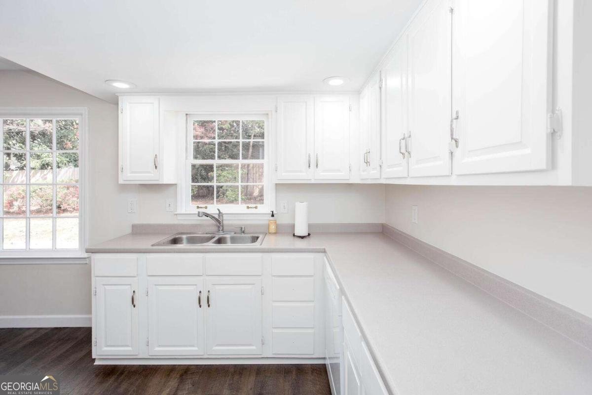 643 Grove Parkway Marietta - Photo 9