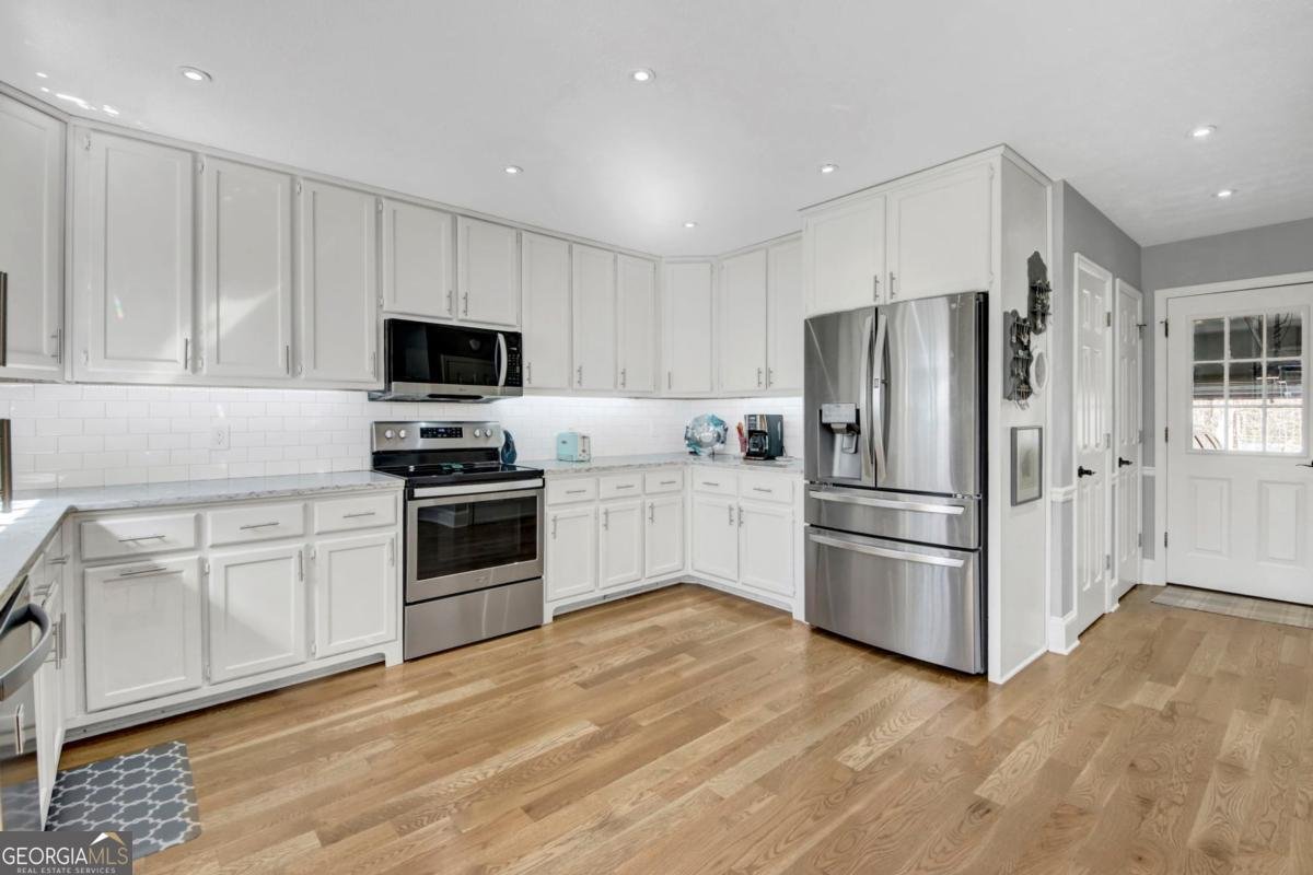 3420 Chattahoochee Road Cumming - Photo 14