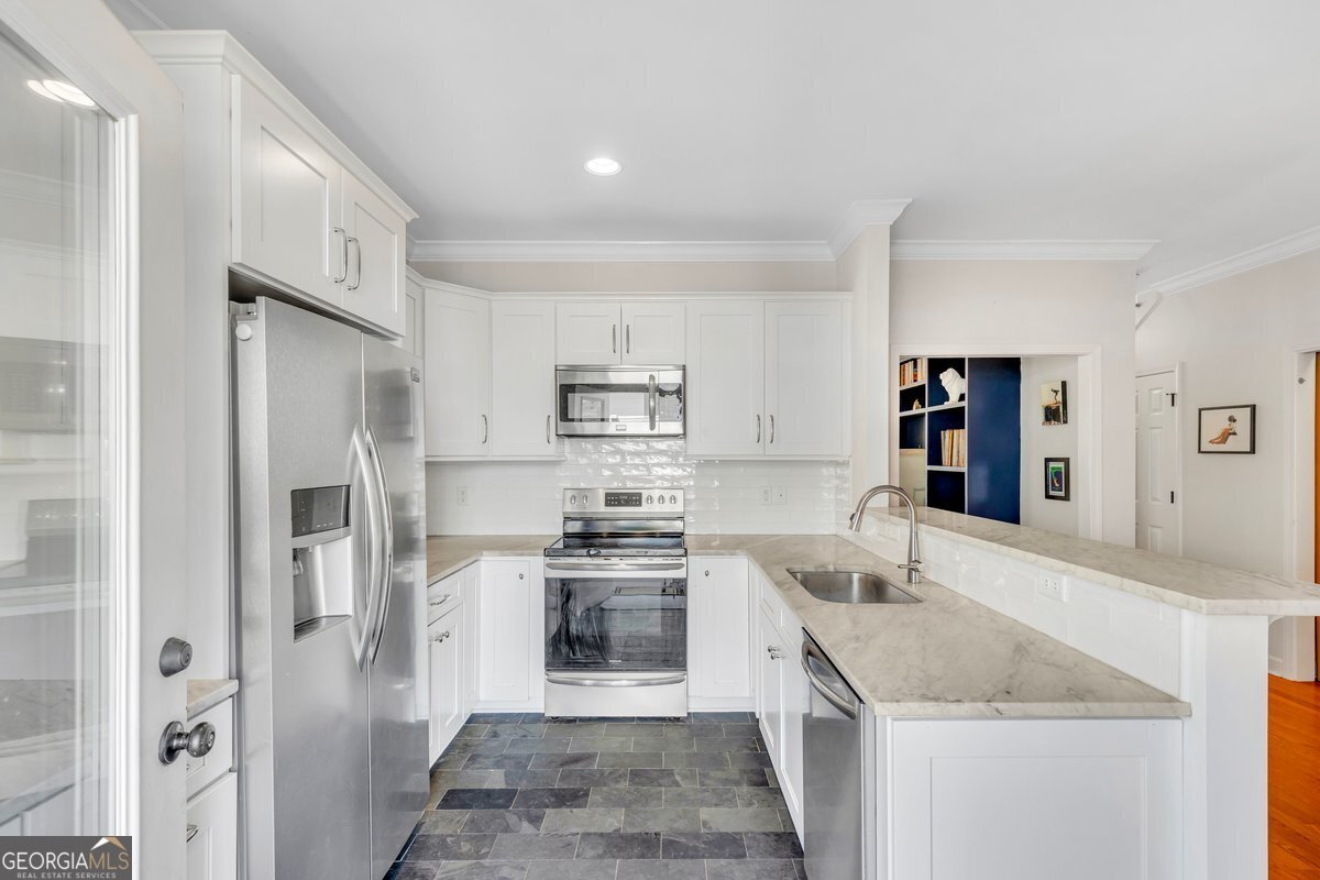 218 33rd Street Savannah - Photo 12