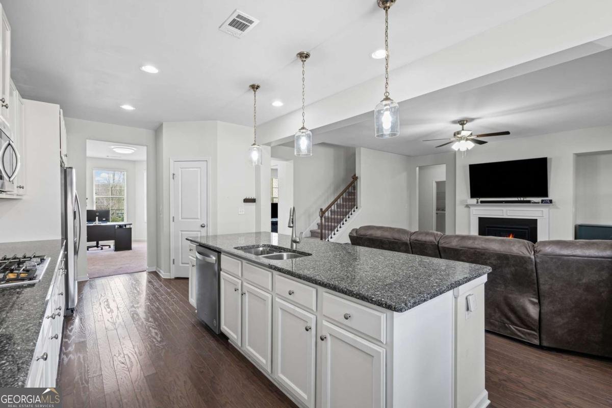 5470 Mirror Lake Drive Cumming - Photo 15