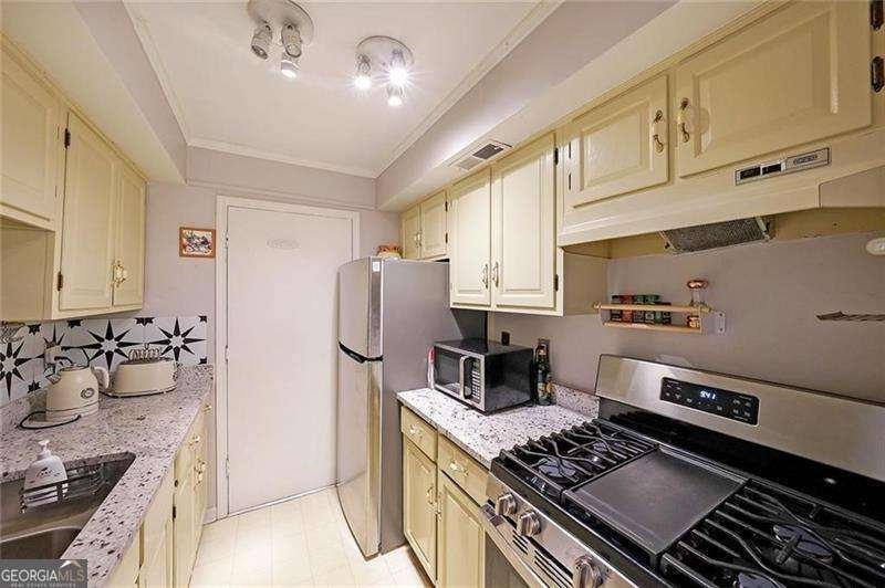 6851 Roswell Road Atlanta - Photo 16