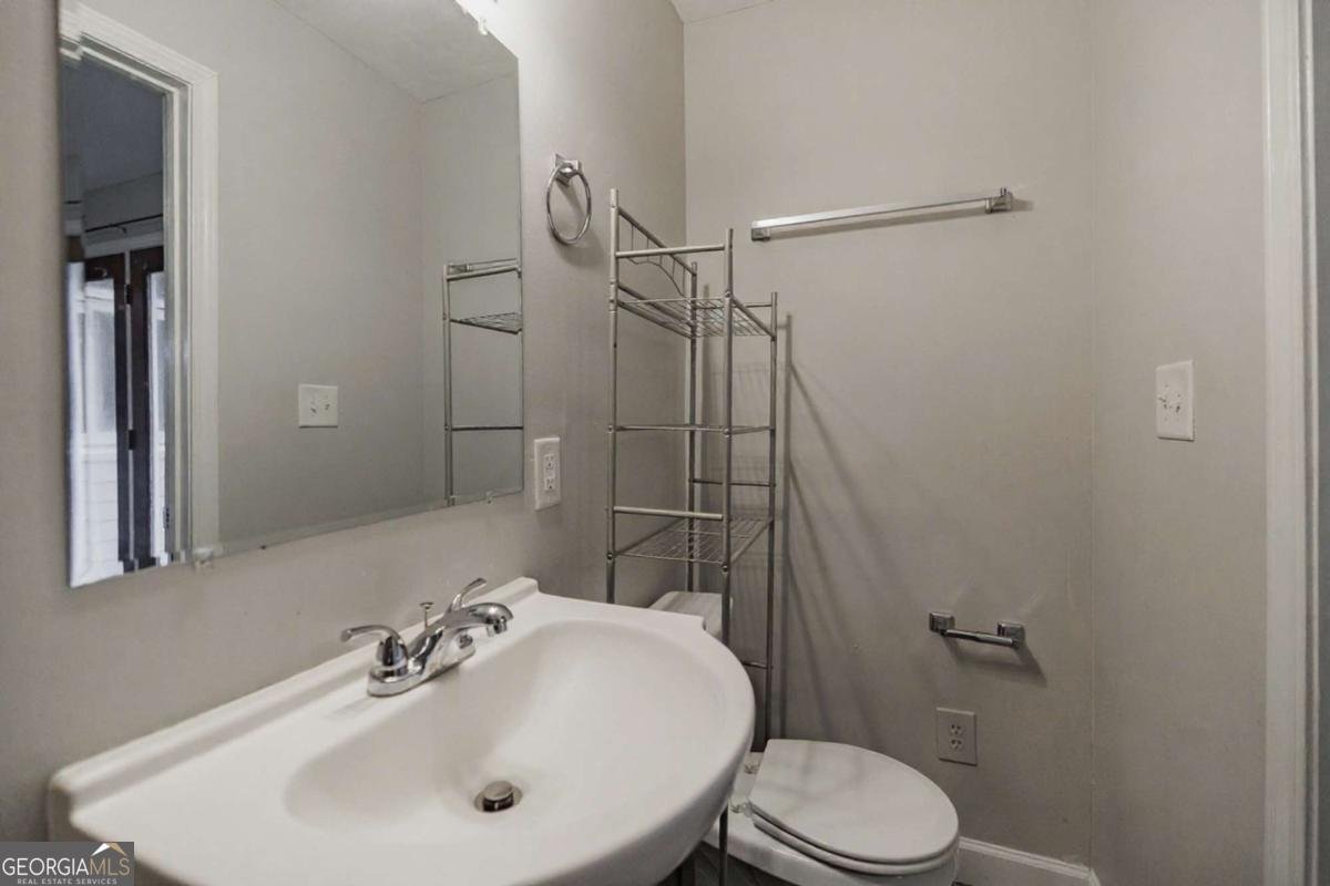 185 Royal Court Athens - Photo 14