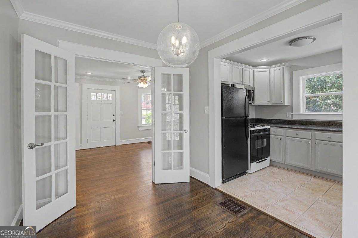 1413 Clermont Avenue East Point - Photo 8