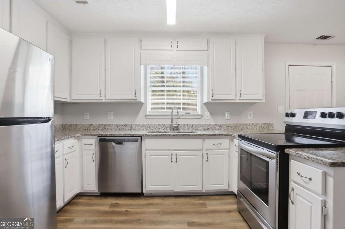 32 Bay Cove Drive Stockbridge - Photo 6