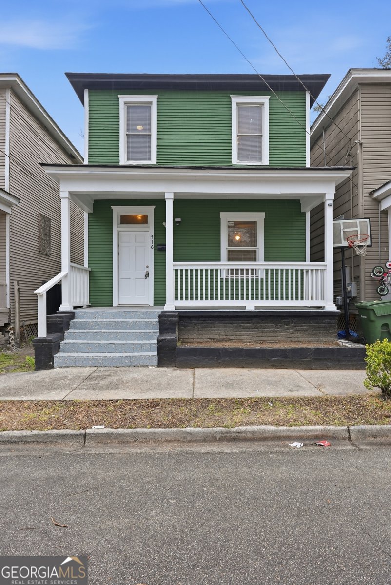 716 38th Street Savannah - Photo 1