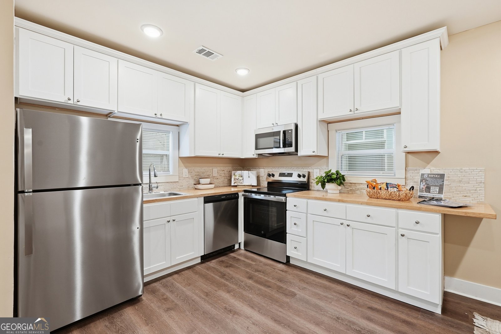 716 38th Street Savannah - Photo 9