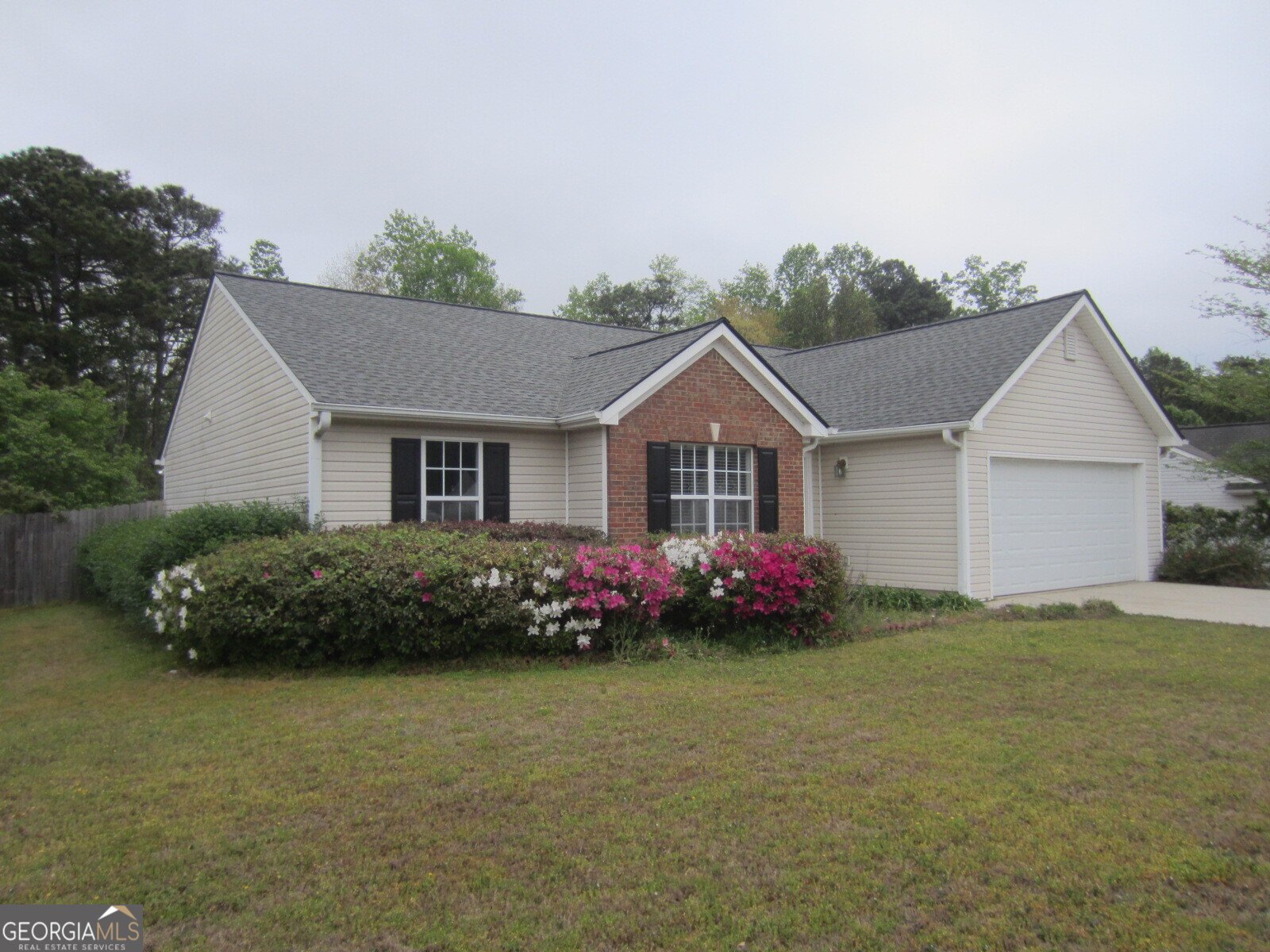 6285 Huntcliff Drive Flowery Branch - Photo 1