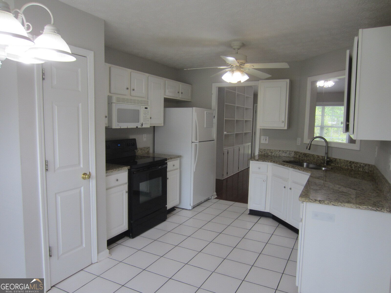 6285 Huntcliff Drive Flowery Branch - Photo 10