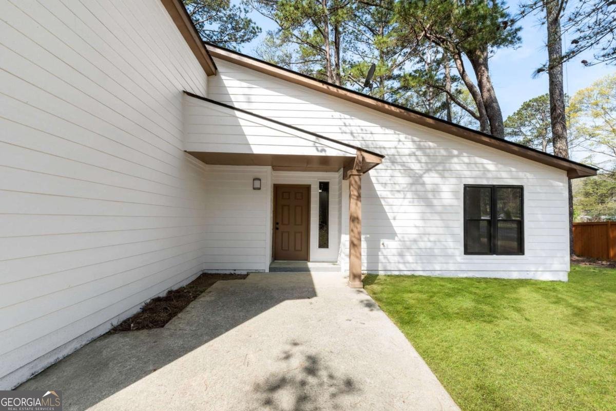 9383 Woodknoll Way Jonesboro - Photo 1