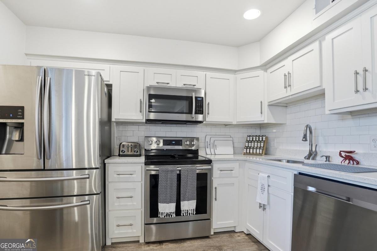 805 Mallery Street St. Simons - Photo 9