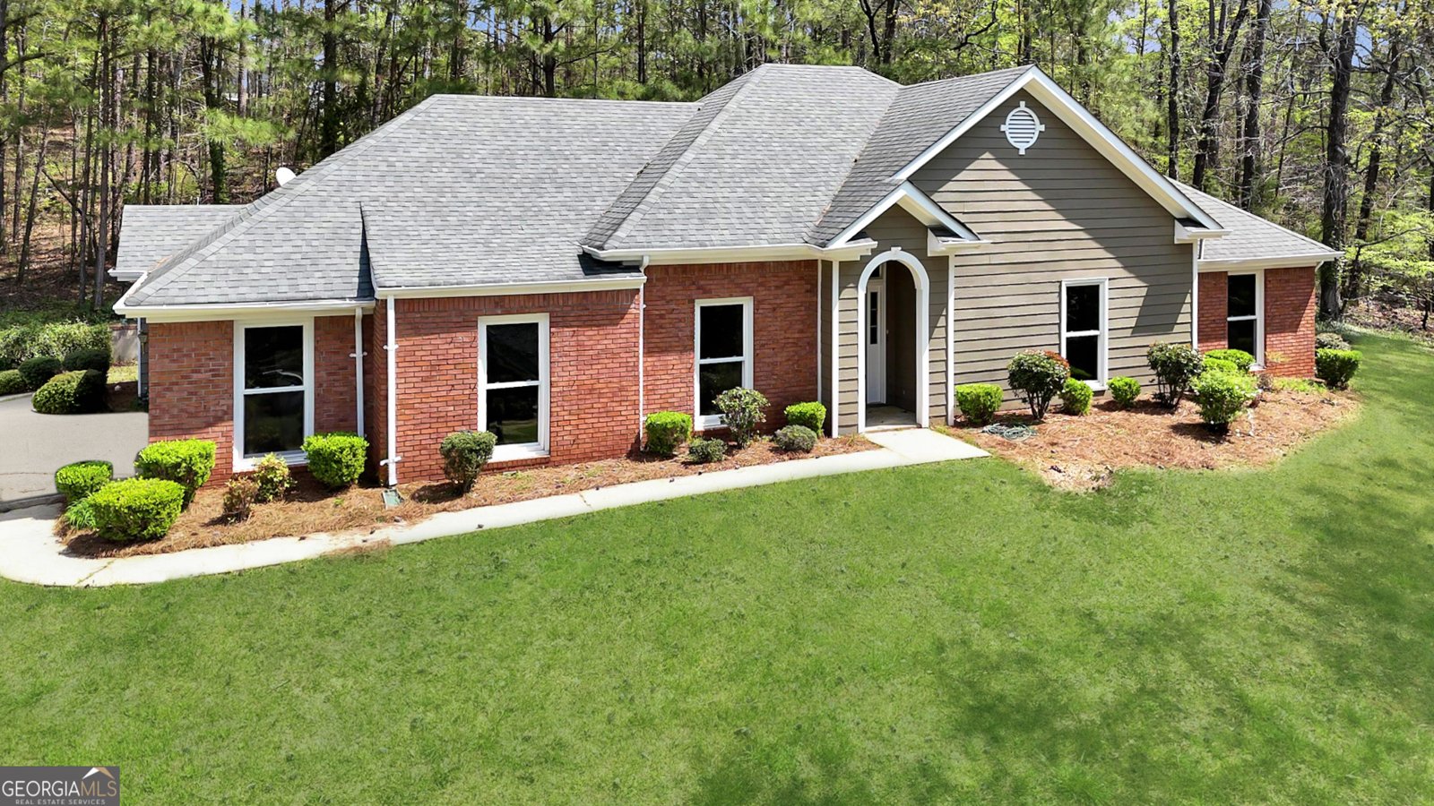 16 River Point Drive Lagrange - Photo 1