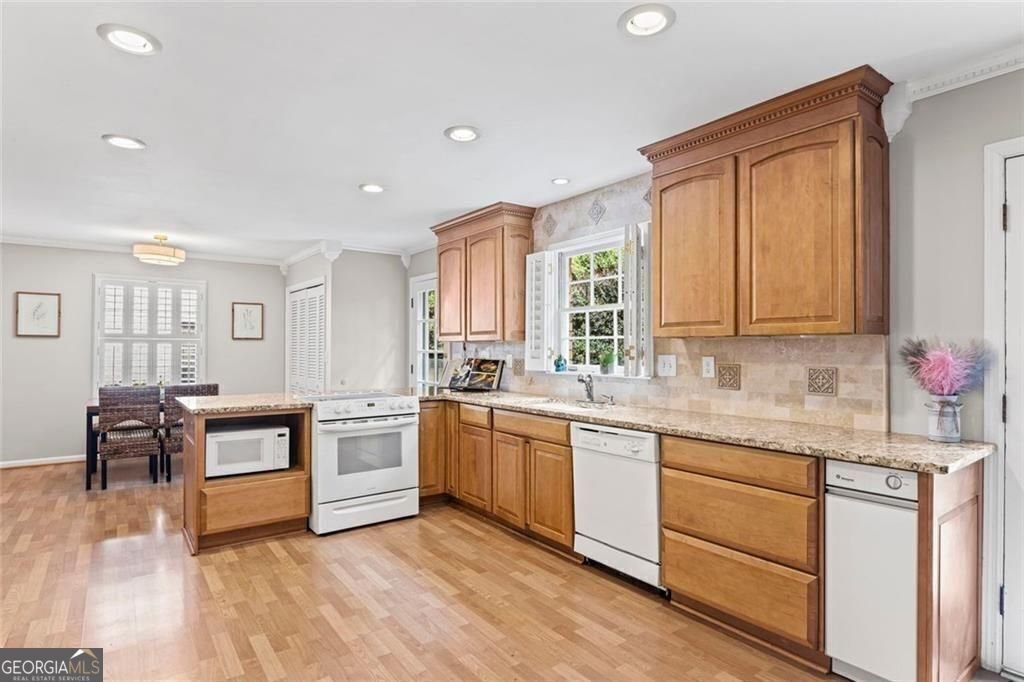 5513 North Peachtree Road Dunwoody - Photo 15