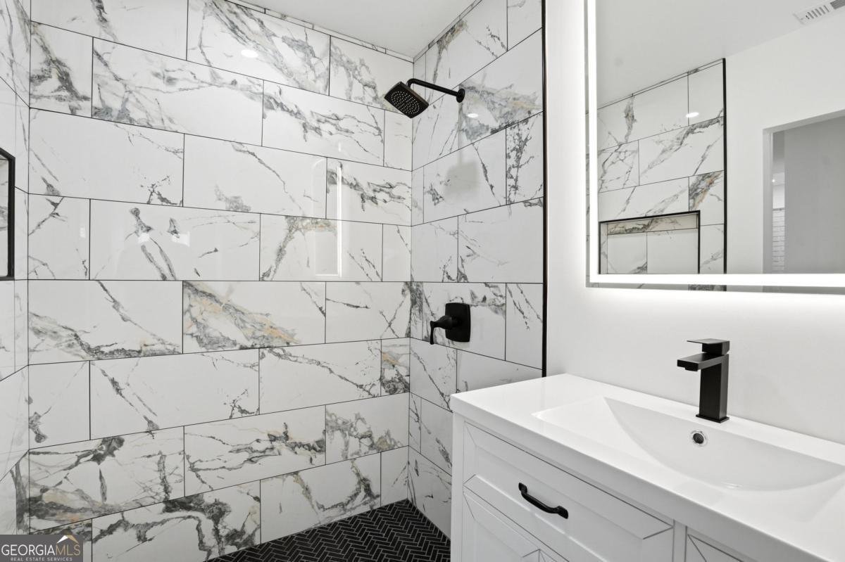 5542 Joeclay Drive Stone Mountain - Photo 12