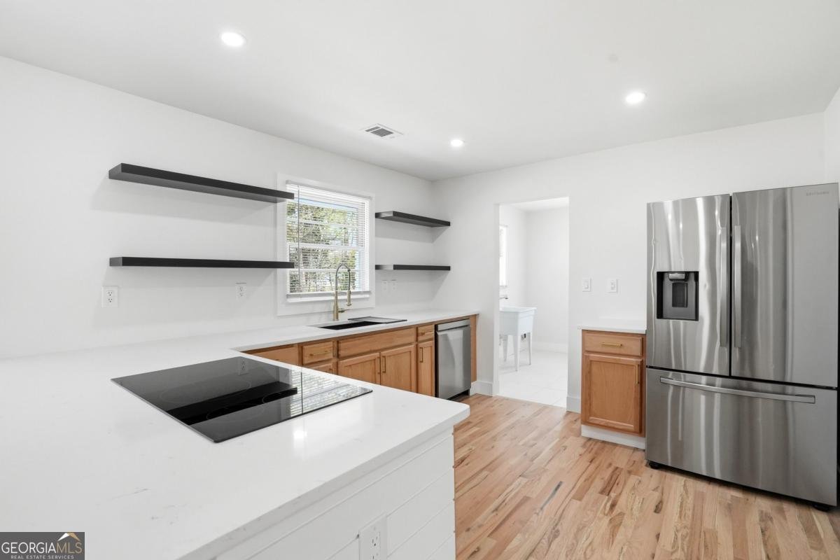 5542 Joeclay Drive Stone Mountain - Photo 6