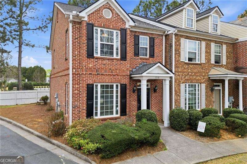 1710 Heights Circle Kennesaw - Photo 1