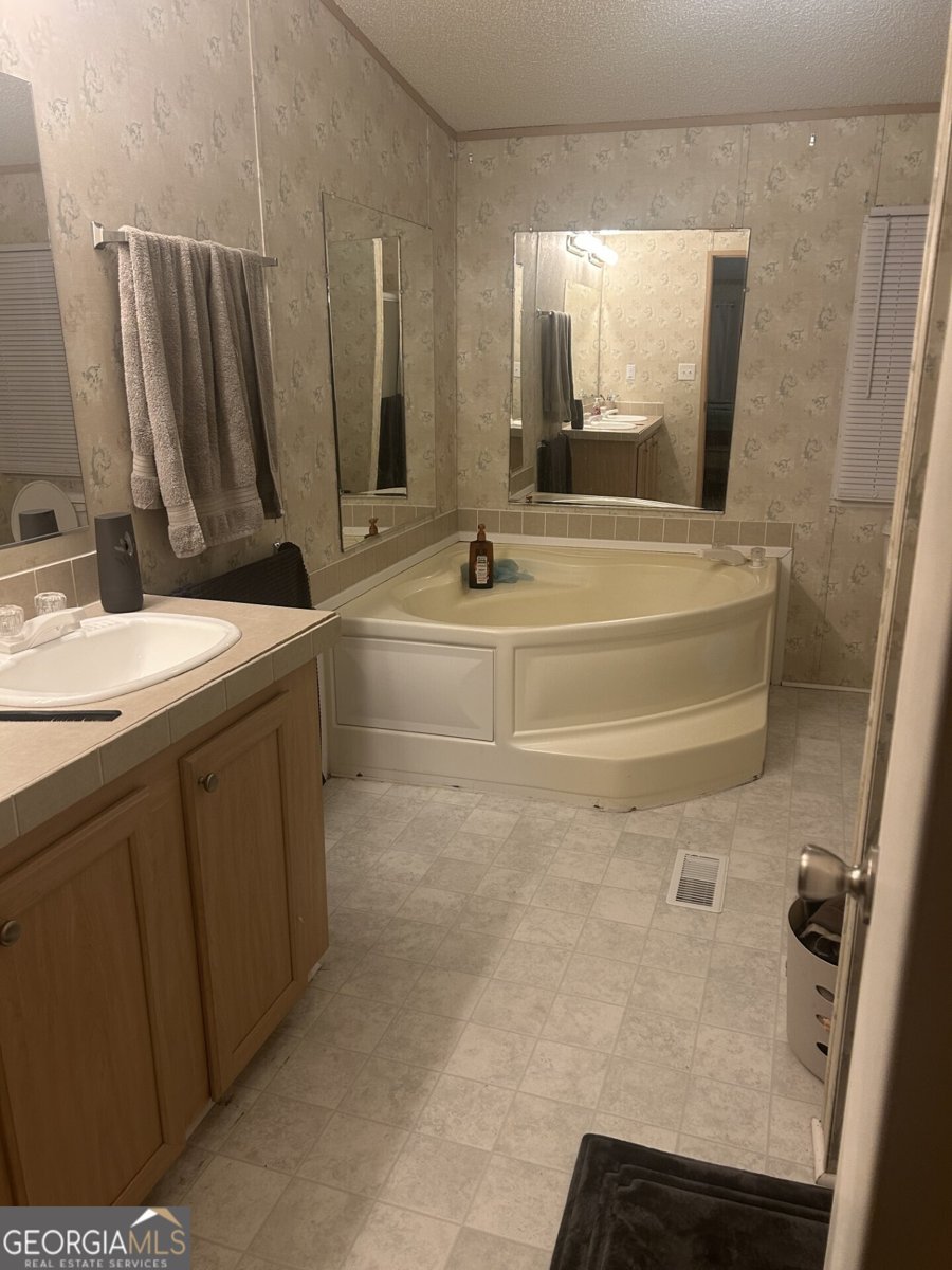 437 Burkhalter Circle Claxton - Photo 8